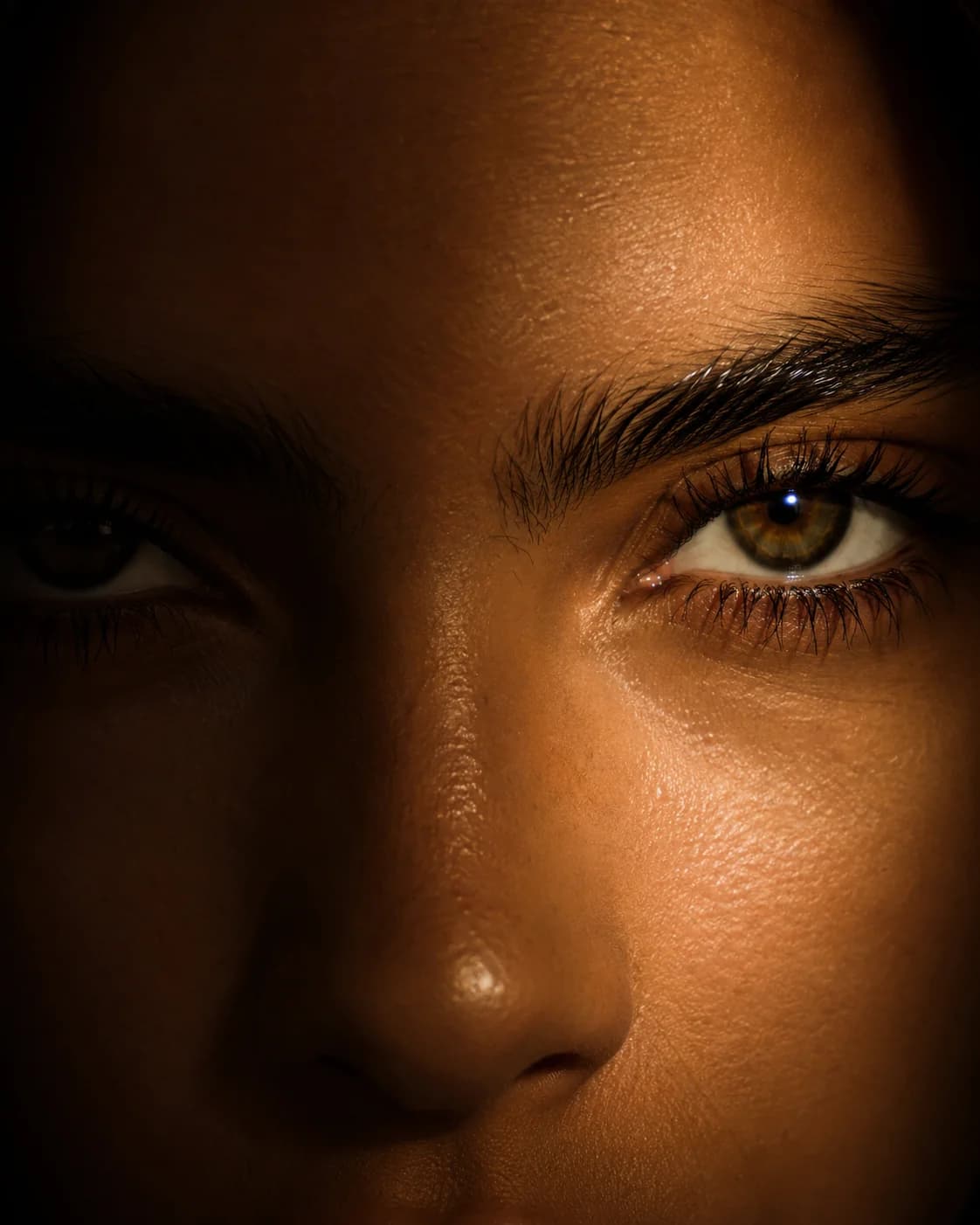 eye contact attractiveness