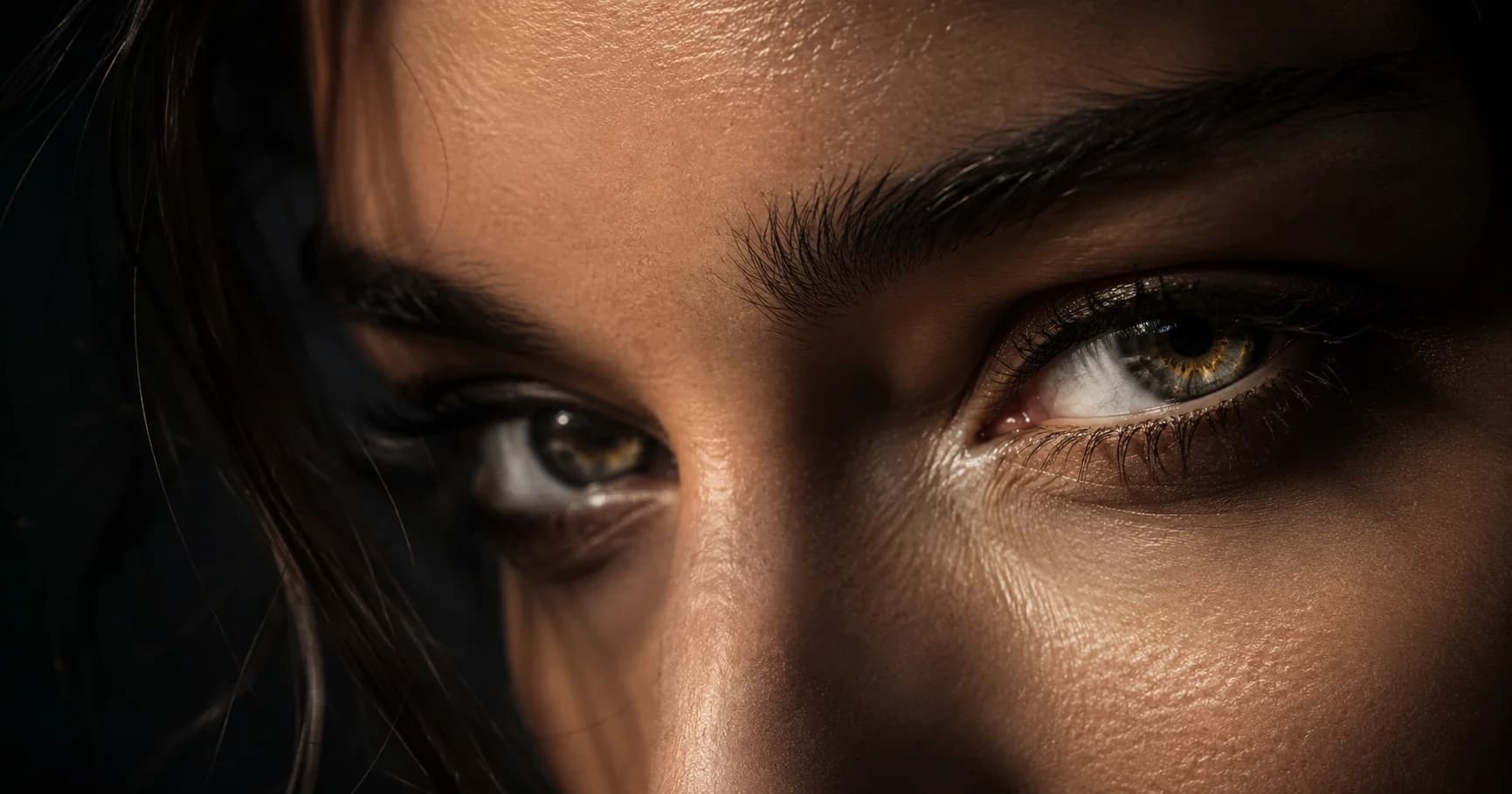 hooded eyes